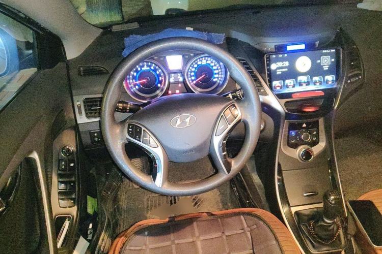 Used Hyundai Elantra (5th Generation / Langdong) 2012 1.6L Manual Leading Model Steering Wheel