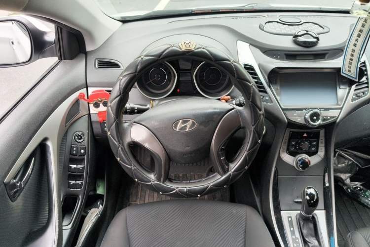 Used Hyundai Elantra (5th Generation / Langdong) 2012 1.6L Automatic Leading Model Steering Wheel