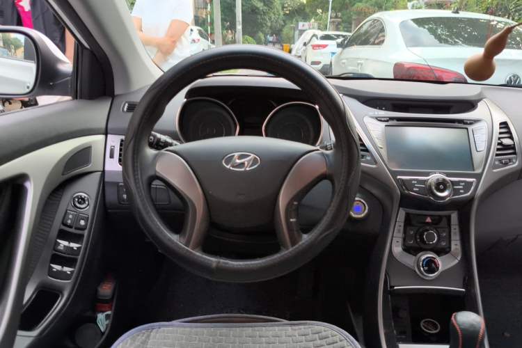 Used Hyundai Elantra (5th Generation / Langdong) 2012 1.6L Manual Leading Model Steering Wheel