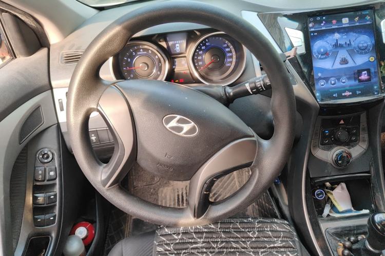 Used Hyundai Elantra (5th Generation / Langdong) 2012 1.6L Manual Leading Model Steering Wheel