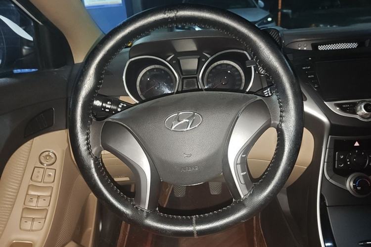 Used Hyundai Elantra (5th Generation / Langdong) 2012 1.6L Manual Leading Model Steering Wheel