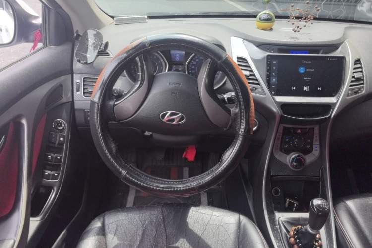 Used Hyundai Elantra (5th Generation / Langdong) 2012 1.6L Manual Leading Model Steering Wheel