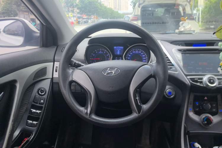Used Hyundai Elantra (5th Generation / Langdong) 2012 1.6L Manual Leading Model Steering Wheel