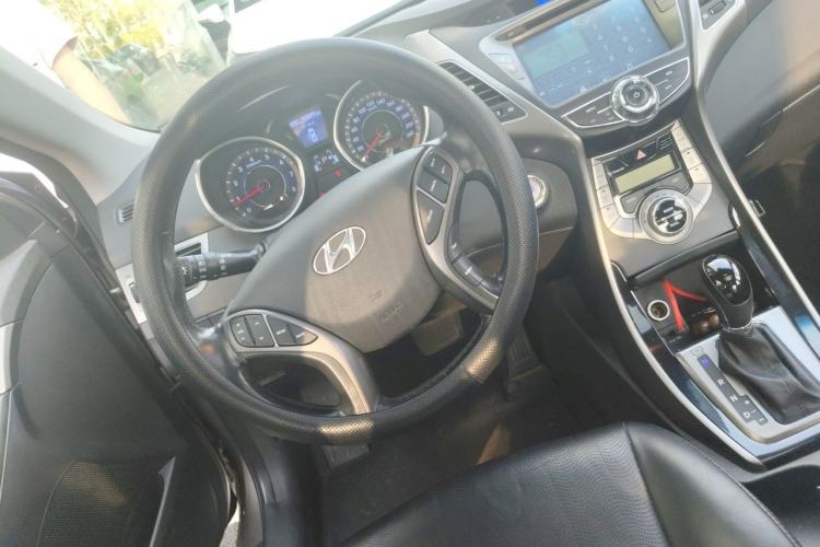 Used Hyundai Elantra (5th Generation / Langdong) 2012 1.6L Automatic Prestige Model Steering Wheel