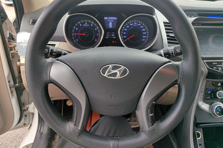 Used Hyundai Elantra (5th Generation / Langdong) 2012 1.6L Manual Leading Model Steering Wheel