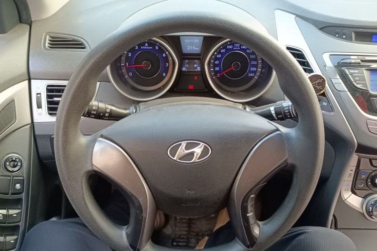 Used Hyundai Elantra (5th Generation / Langdong) 2012 1.6L Manual Leading Model Steering Wheel