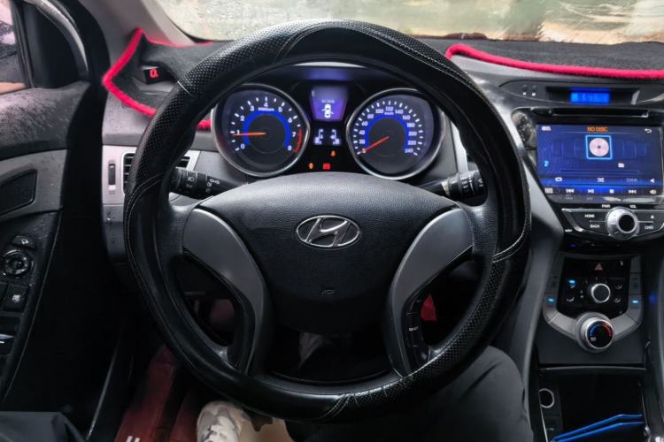 Used Hyundai Elantra (5th Generation / Langdong) 2012 1.6L Manual Leading Model Steering Wheel