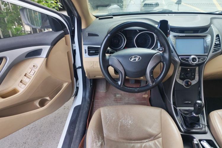 Used Hyundai Elantra (5th Generation / Langdong) 2012 1.6L Manual Leading Model Steering Wheel