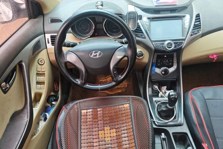 Used Hyundai Elantra (5th Generation / Langdong) 2012 1.6L Manual Leading Model Steering Wheel