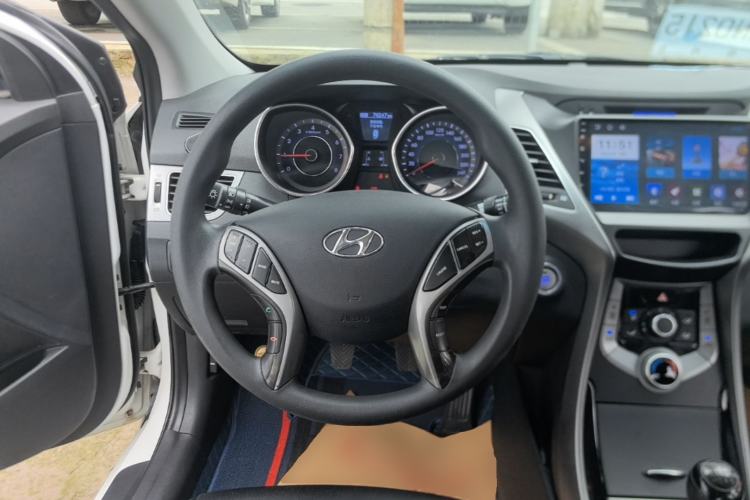 Used Hyundai Elantra (5th Generation / Langdong) 2012 1.6L Manual Leading Model Steering Wheel