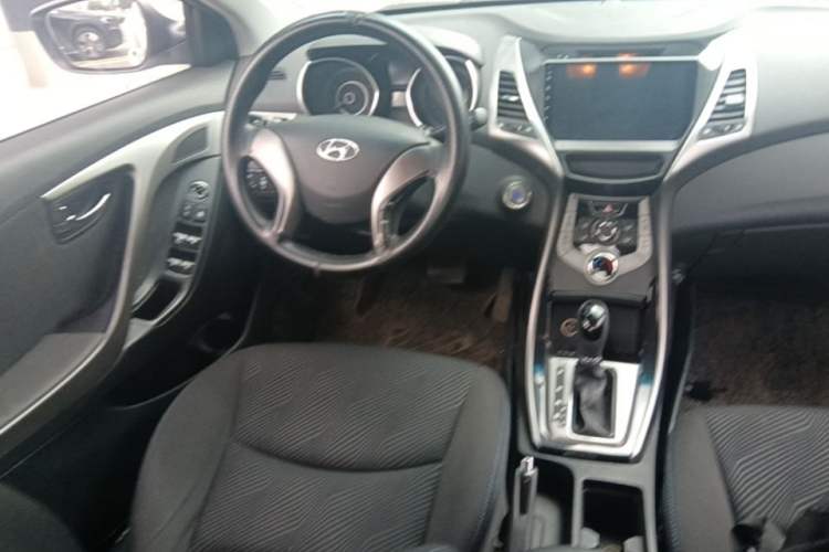 Used Hyundai Elantra (5th Generation / Langdong) 2012 1.6L Automatic Leading Model Steering Wheel