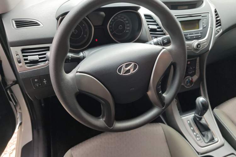 Used Hyundai Elantra (5th Generation / Langdong) 2012 1.6L Automatic Fashion Edition Steering Wheel