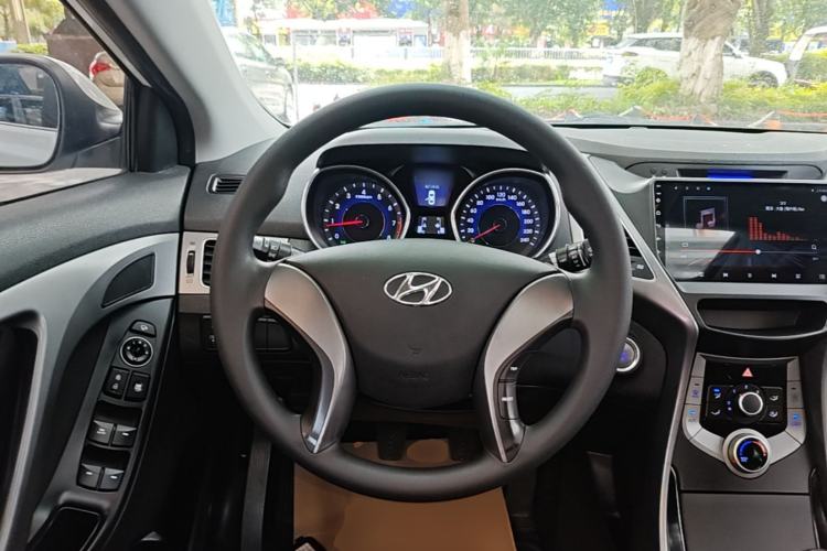 Used Hyundai Elantra (5th Generation / Langdong) 2012 1.6L Manual Leading Model Steering Wheel