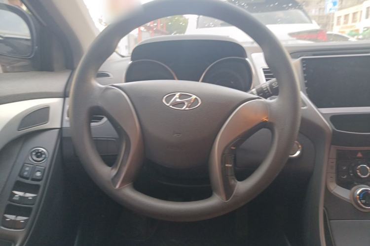 Used Hyundai Elantra (5th Generation / Langdong) 2012 1.6L Manual Leading Model Steering Wheel