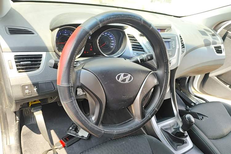 Used Hyundai Elantra (5th Generation / Langdong) 2012 1.6L Manual Fashion Edition Steering Wheel
