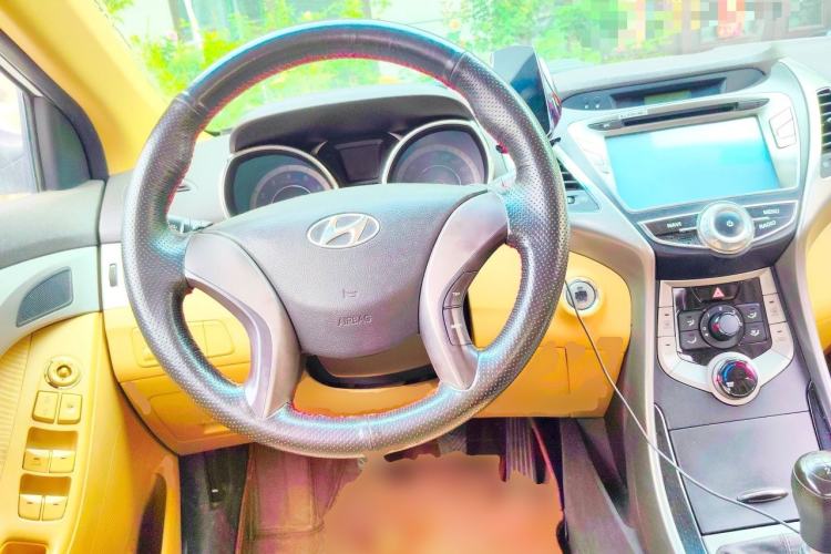 Used Hyundai Elantra (5th Generation / Langdong) 2012 1.6L Manual Leading Model Steering Wheel