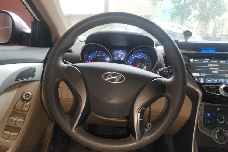 Used Hyundai Elantra (5th Generation / Langdong) 2012 1.6L Automatic Fashion Edition Steering Wheel