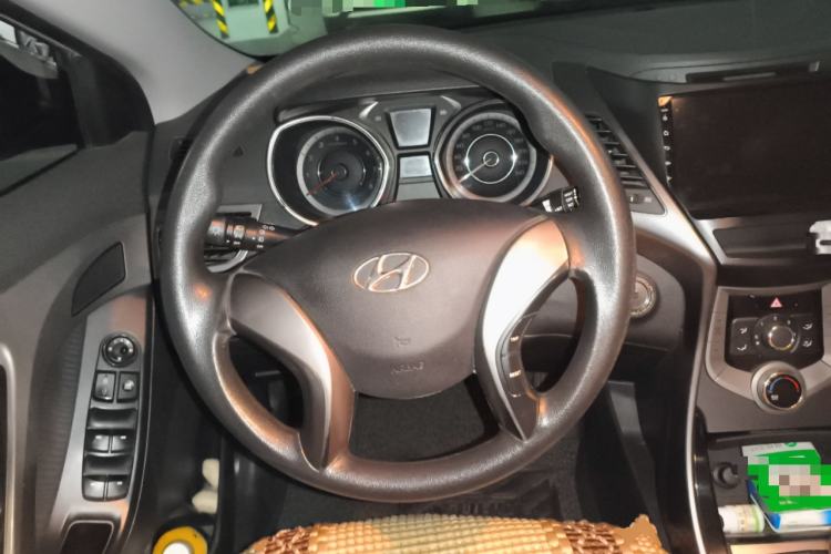 Used Hyundai Elantra (5th Generation / Langdong) 2012 1.6L Manual Leading Model Steering Wheel