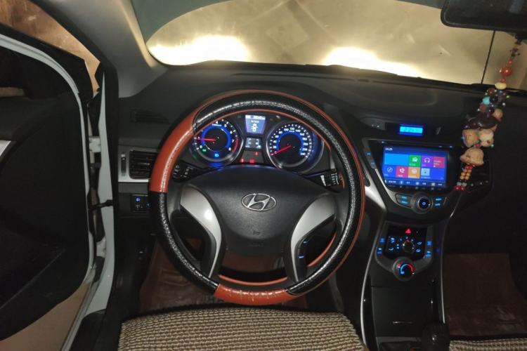 Used Hyundai Elantra (5th Generation / Langdong) 2012 1.6L Manual Leading Model Steering Wheel
