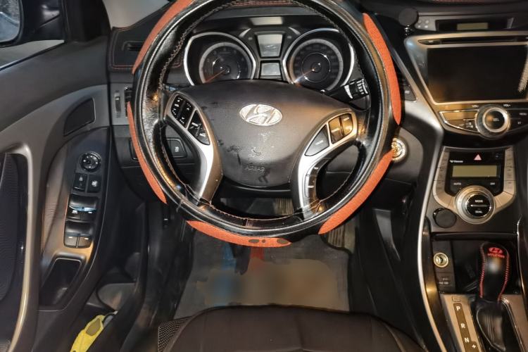 Used Hyundai Elantra (5th Generation / Langdong) 2012 1.6L Automatic Leading Model Steering Wheel