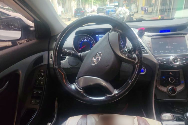 Used Hyundai Elantra (5th Generation / Langdong) 2012 1.6L Manual Leading Model Steering Wheel