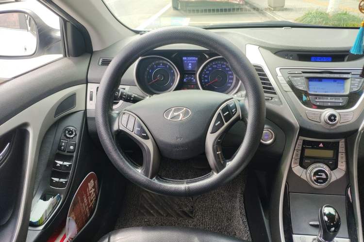 Used Hyundai Elantra (5th Generation / Langdong) 2012 1.6L Automatic Prestige Model Steering Wheel
