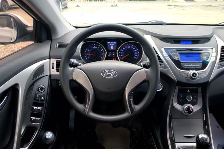 Used Hyundai Elantra (5th Generation / Langdong) 2012 1.6L Manual Leading Model Steering Wheel