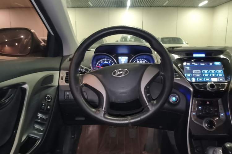 Used Hyundai Elantra (5th Generation / Langdong) 2012 1.6L Manual Leading Model Steering Wheel