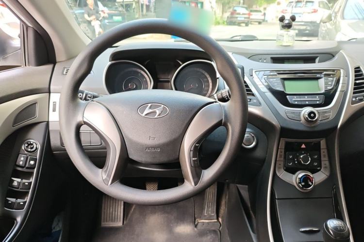 Used Hyundai Elantra (5th Generation / Langdong) 2012 1.6L Manual Leading Model Steering Wheel