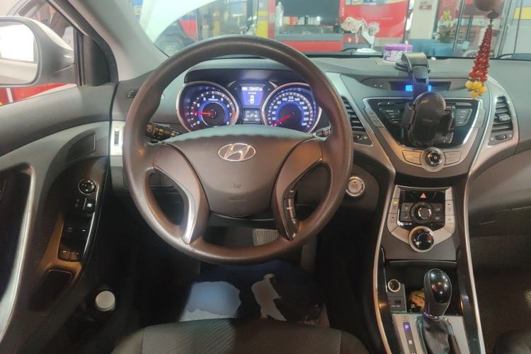 Used Hyundai Elantra (5th Generation / Langdong) 2012 1.6L Automatic Leading Model Steering Wheel