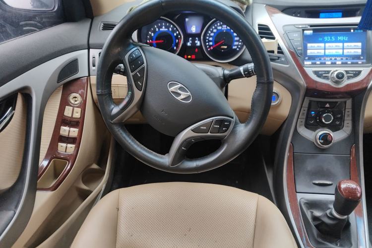 Used Hyundai Elantra (5th Generation / Langdong) 2012 1.6L Manual Leading Model Steering Wheel