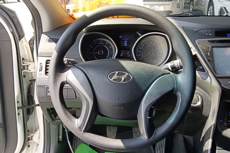 Used Hyundai Elantra (5th Generation / Langdong) 2012 1.6L Manual Leading Model Steering Wheel