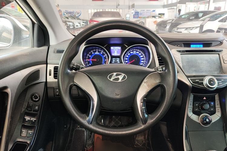 Used Hyundai Elantra (5th Generation / Langdong) 2012 1.6L Manual Leading Model Steering Wheel
