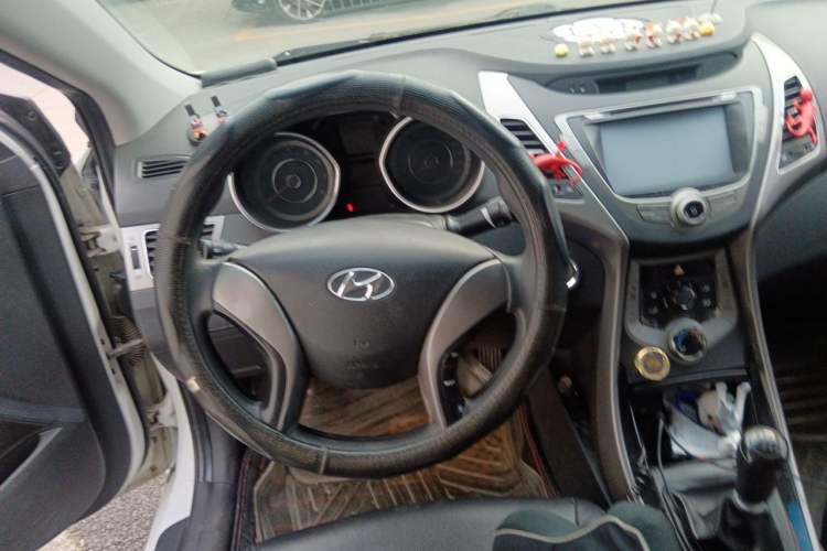 Used Hyundai Elantra (5th Generation / Langdong) 2012 1.6L Manual Leading Model Steering Wheel