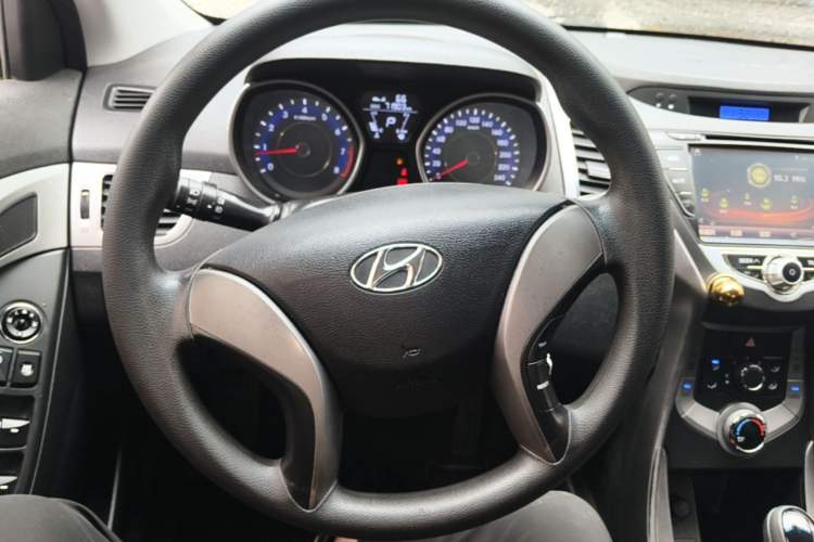 Used Hyundai Elantra (5th Generation / Langdong) 2012 1.6L Automatic Fashion Edition Steering Wheel