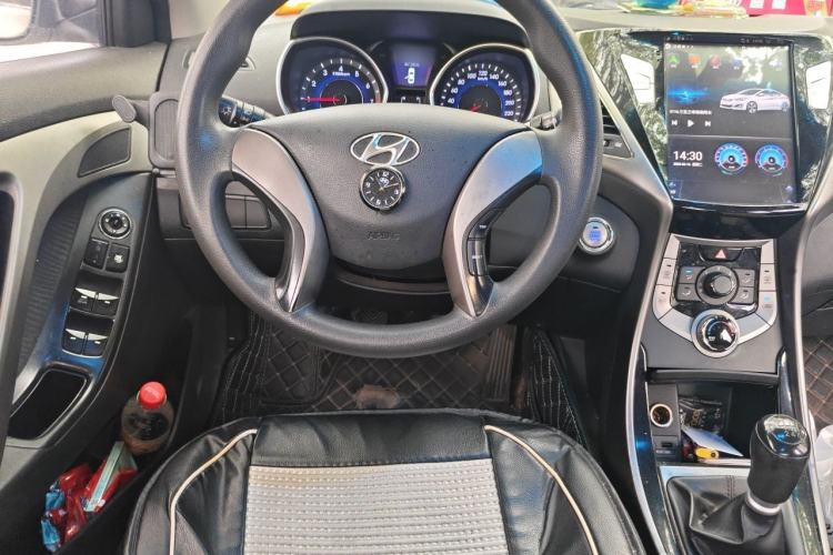 Used Hyundai Elantra (5th Generation / Langdong) 2012 1.6L Manual Leading Model Steering Wheel