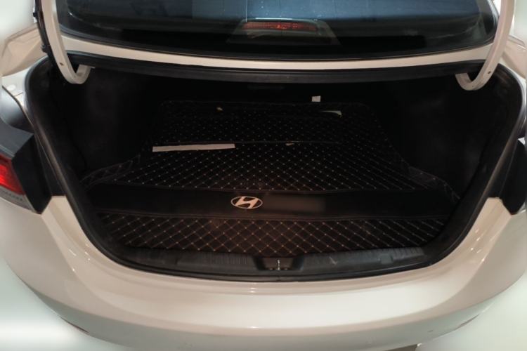 Used Hyundai Elantra (5th Generation / Langdong) 2012 1.6L Automatic Leading Model Trunk