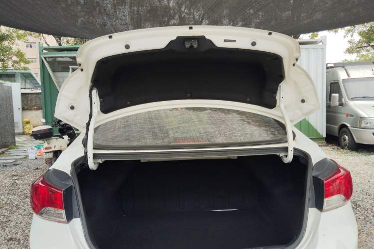 Used Hyundai Elantra (5th Generation / Langdong) 2012 1.6L Automatic Fashion Edition Trunk