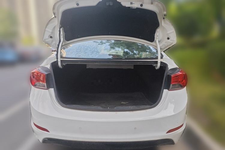 Used Hyundai Elantra (5th Generation / Langdong) 2012 1.6L Automatic Fashion Edition Trunk