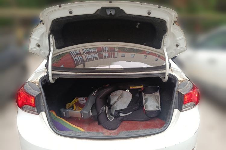 Used Hyundai Elantra (5th Generation / Langdong) 2012 1.6L Manual Fashion Edition Trunk