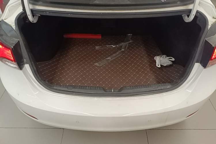 Used Hyundai Elantra (5th Generation / Langdong) 2012 1.6L Automatic Leading Model Trunk