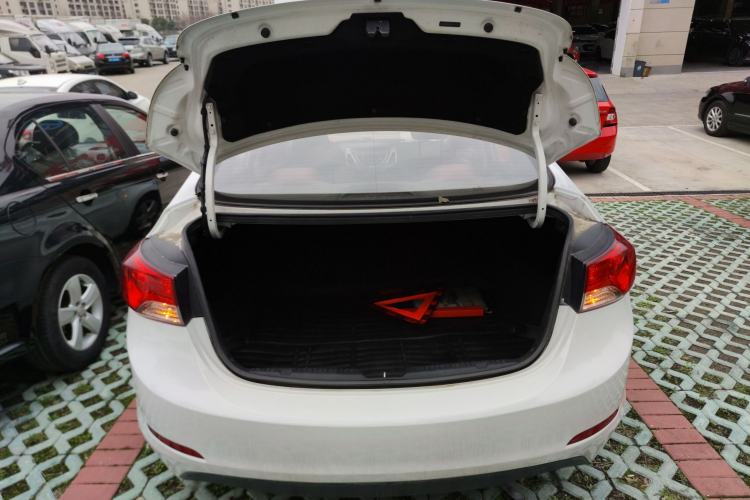 Used Hyundai Elantra (5th Generation / Langdong) 2012 1.6L Manual Fashion Edition Trunk