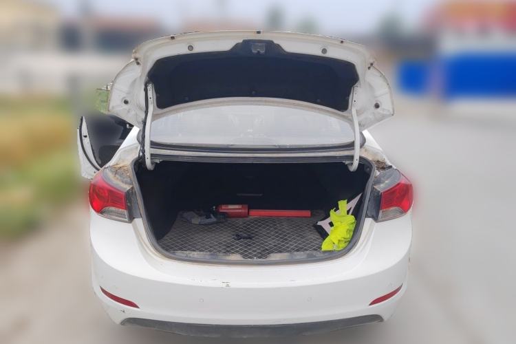 Used Hyundai Elantra (5th Generation / Langdong) 2012 1.6L Manual Leading Model Trunk