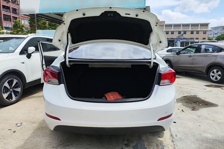 Used Hyundai Elantra (5th Generation / Langdong) 2012 1.6L Automatic Fashion Edition Trunk