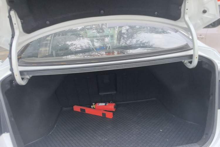 Used Hyundai Elantra (5th Generation / Langdong) 2012 1.6L Manual Leading Model Trunk