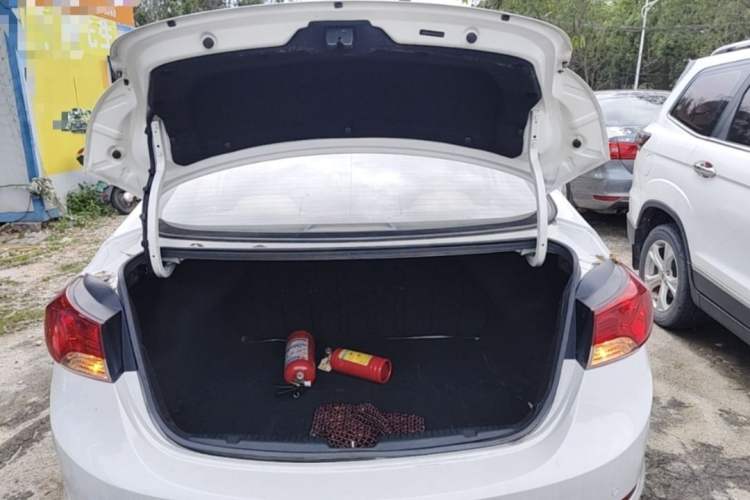 Used Hyundai Elantra (5th Generation / Langdong) 2012 1.6L Manual Fashion Edition Trunk