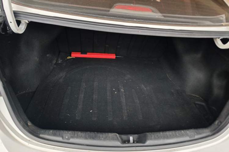 Used Hyundai Elantra (5th Generation / Langdong) 2012 1.6L Automatic Fashion Edition Trunk