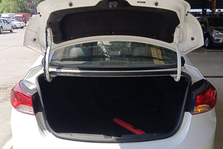 Used Hyundai Elantra (5th Generation / Langdong) 2012 1.6L Manual Leading Model Trunk