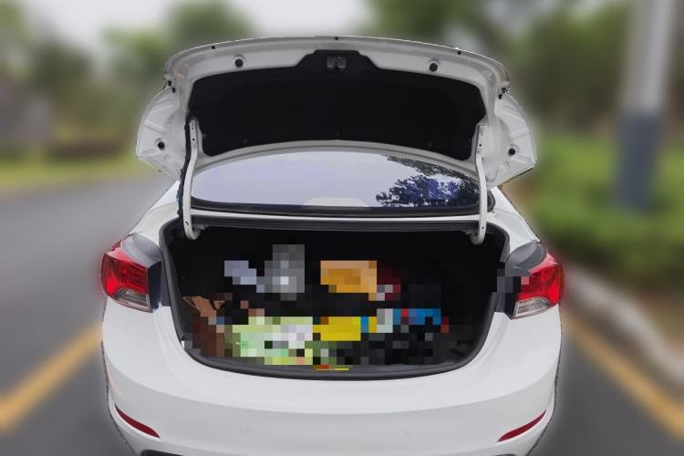 Used Hyundai Elantra (5th Generation / Langdong) 2012 1.6L Automatic Fashion Edition Trunk