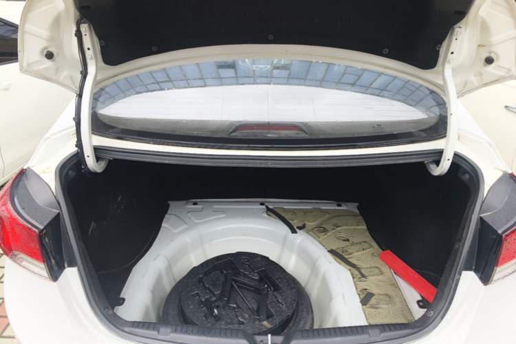 Used Hyundai Elantra (5th Generation / Langdong) 2012 1.6L Automatic Fashion Edition Trunk